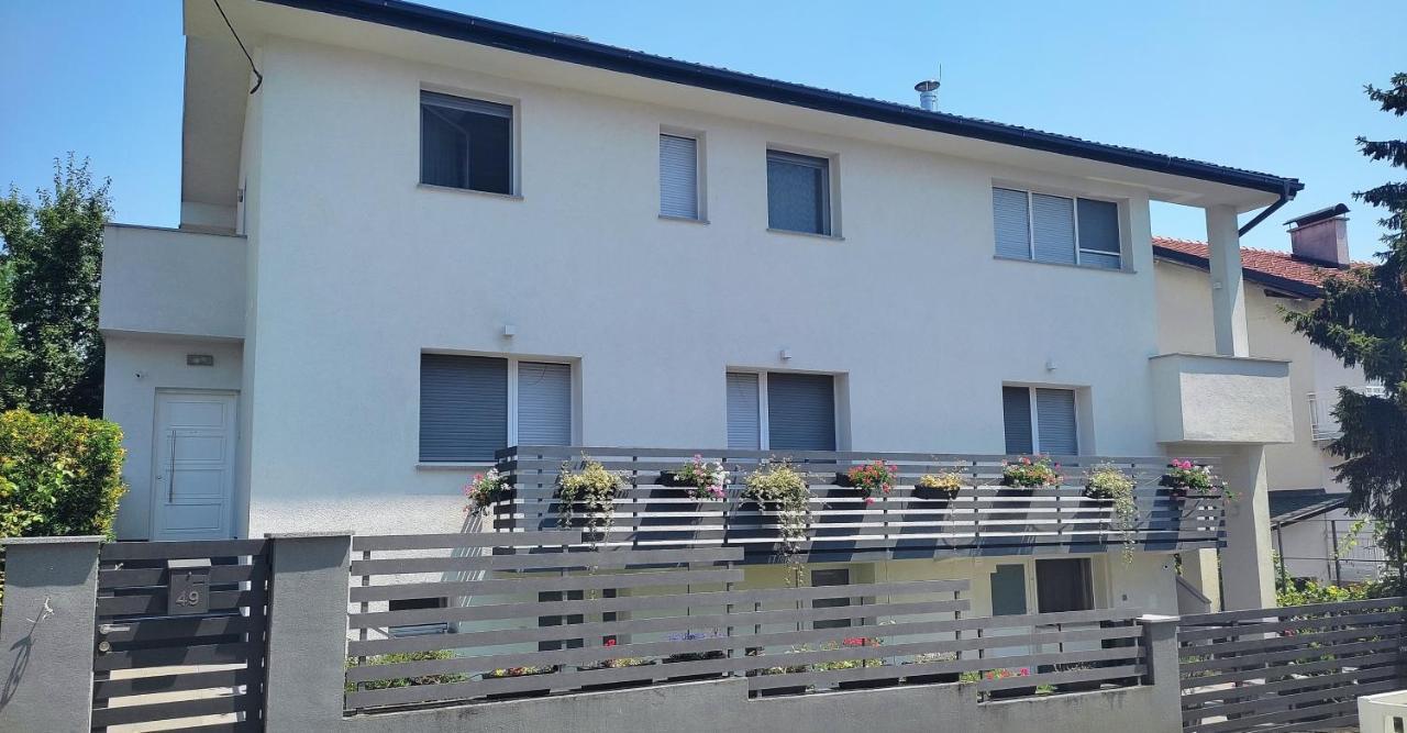 New Apartments ザグレブ エクステリア 写真